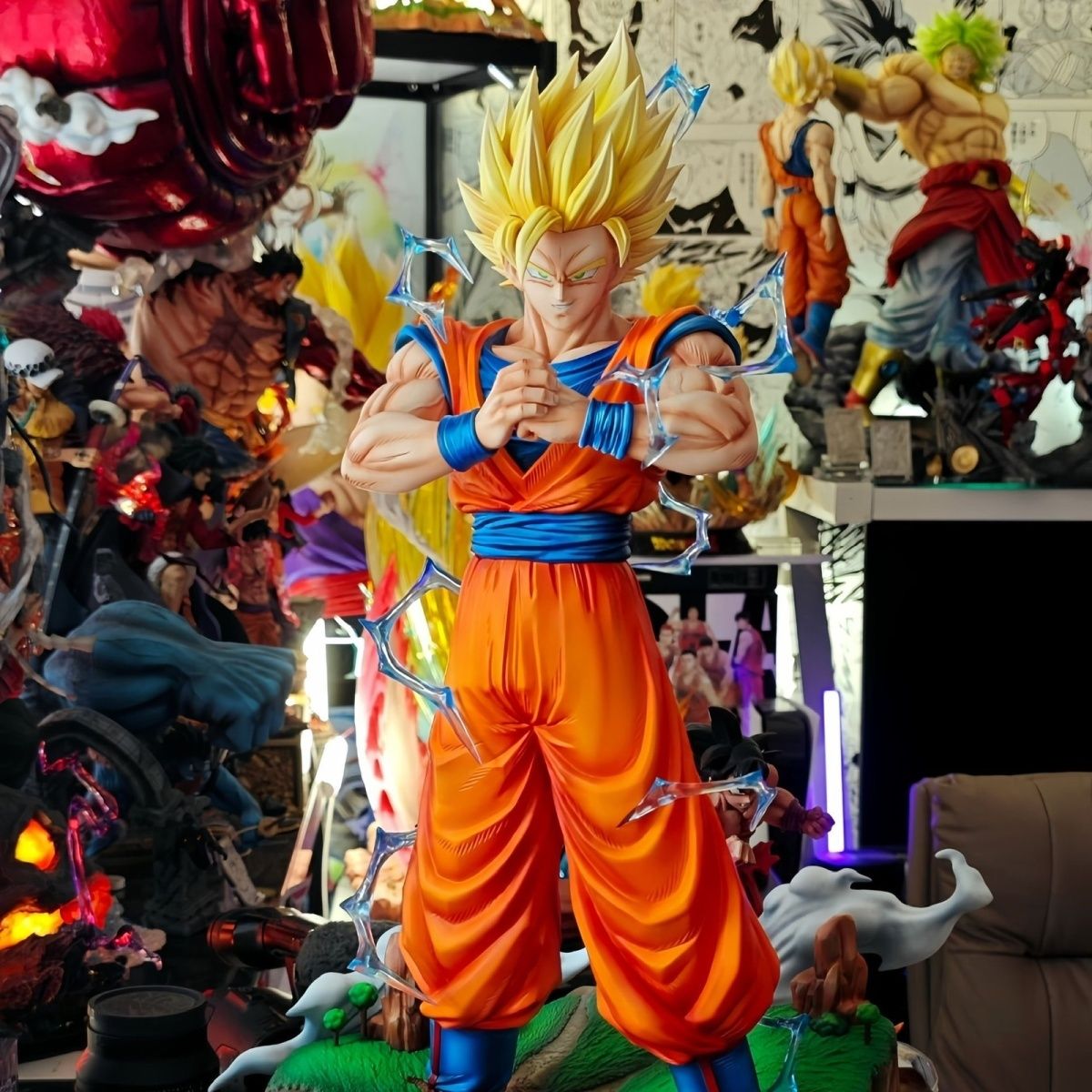 Vintage Collectible Figurines - Figurka Dragon Ball Super Saiyan 2